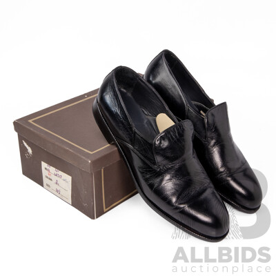 Men's Full-Leather Slip-On Black Dress Shoes by Jean Pierre - Size 10.5