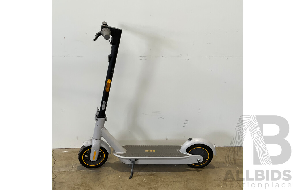 Assortment of E-SCOOTERS - LOT of 10