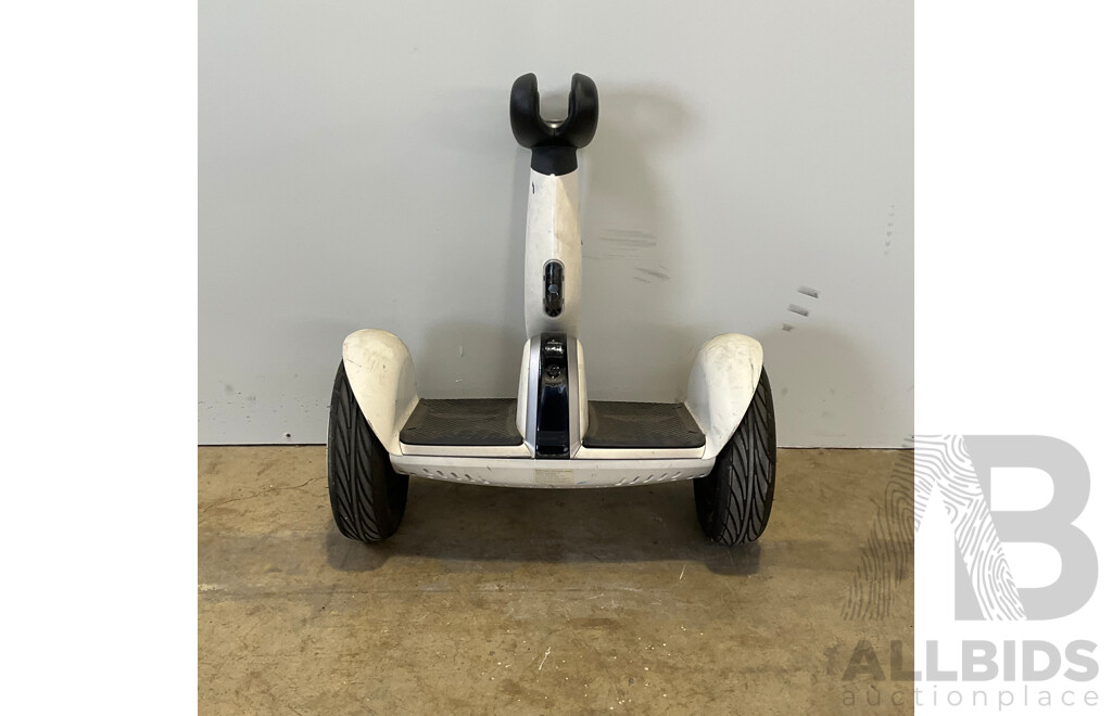 Assortment of ELECTRIC MICRO-MOBILITY TRANSPORTERS & BIKE - LOT of 4