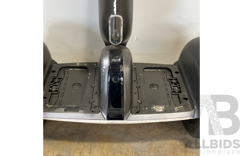 Assortment of ELECTRIC MICRO-MOBILITY TRANSPORTERS & BIKE - LOT of 4