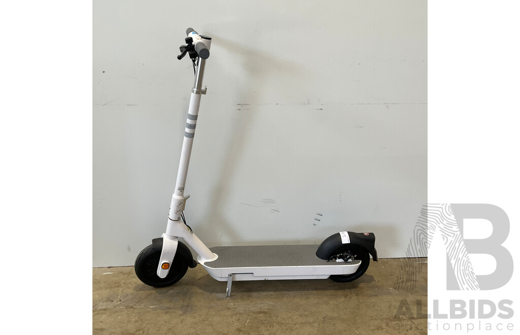 Assortment of E-SCOOTERS - LOT of 5