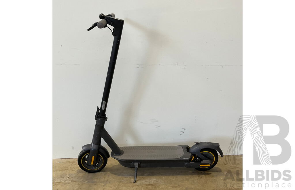 Assortment of E-SCOOTERS - LOT of 5