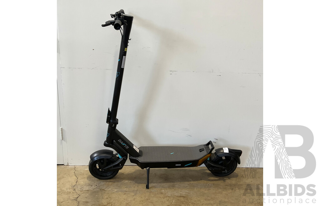 Assortment of E-SCOOTERS - LOT of 5