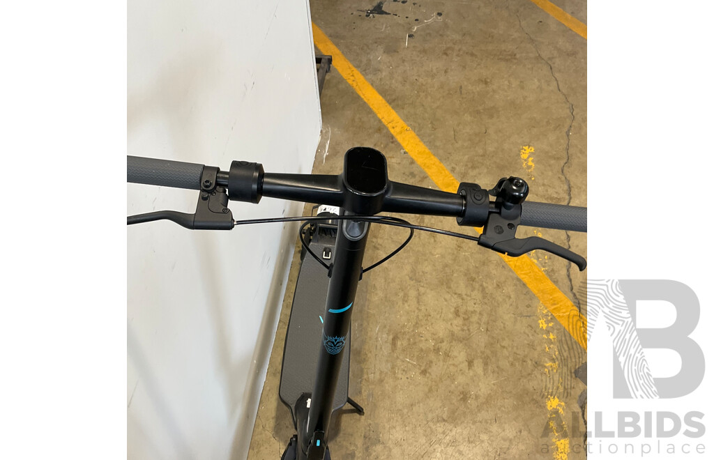 Assortment of E-SCOOTERS - LOT of 5
