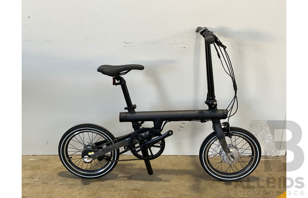 Assortment of E-BIKES - LOT of 5