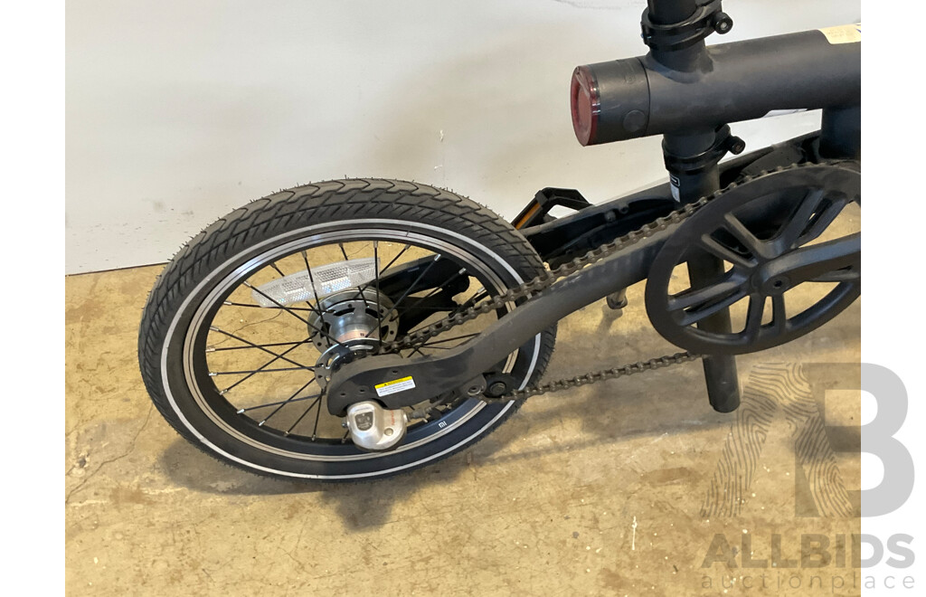 Assortment of E-BIKES - LOT of 5