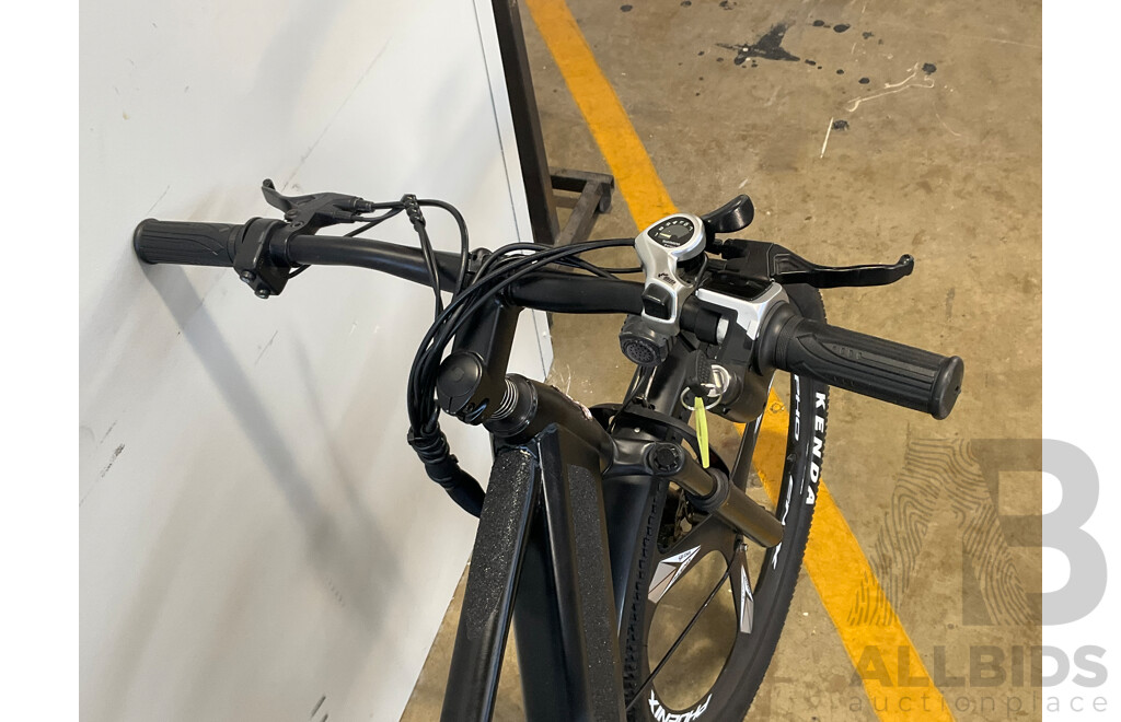 Assortment of E-BIKES - LOT of 5