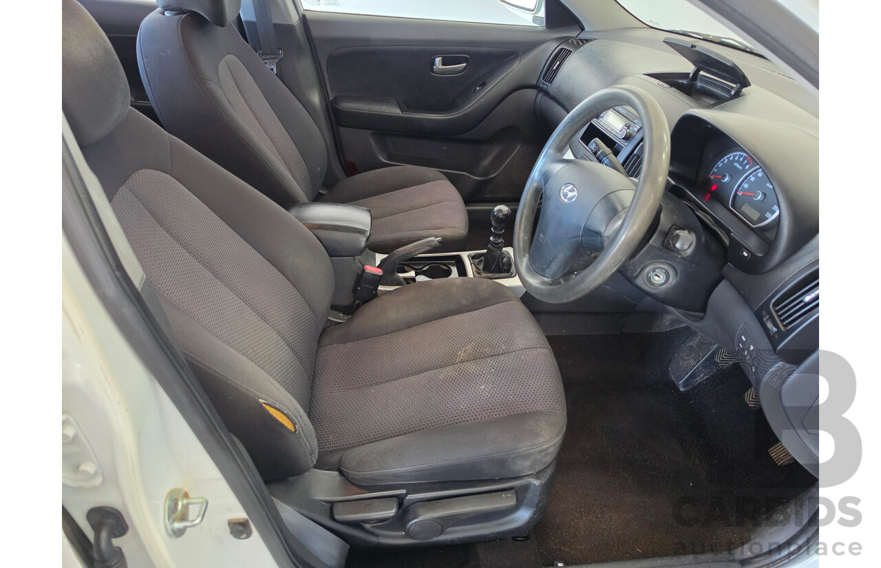 10/2009 Hyundai Elantra SX HD 4d Sedan White 2.0L