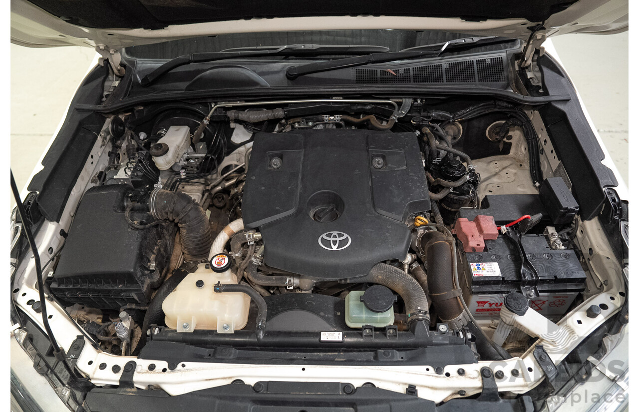 04/2022 Toyota Hilux SR (4x4) GUN126R Double Cab P/Up White 2.8L