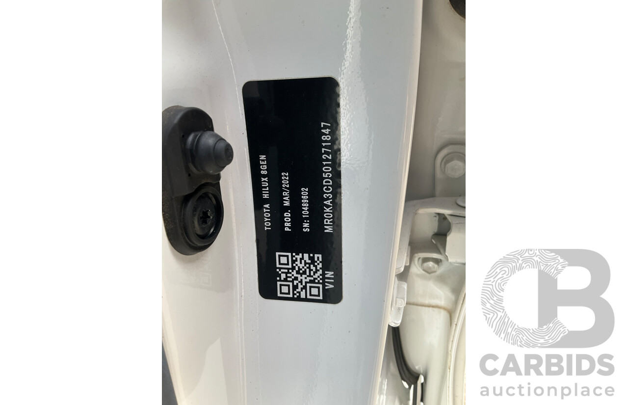 04/2022 Toyota Hilux SR (4x4) GUN126R Double Cab P/Up White 2.8L