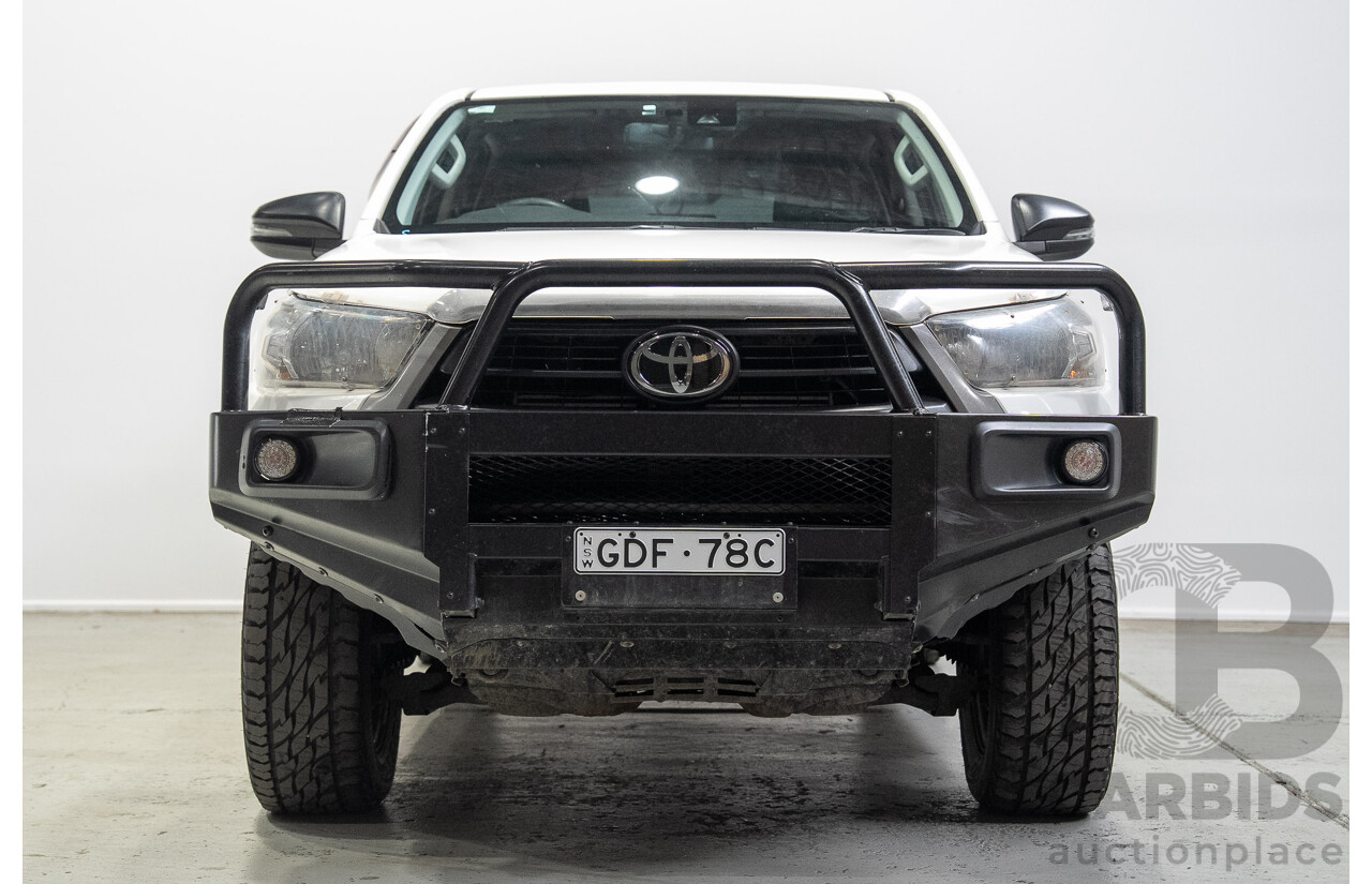 04/2022 Toyota Hilux SR (4x4) GUN126R Double Cab P/Up White 2.8L