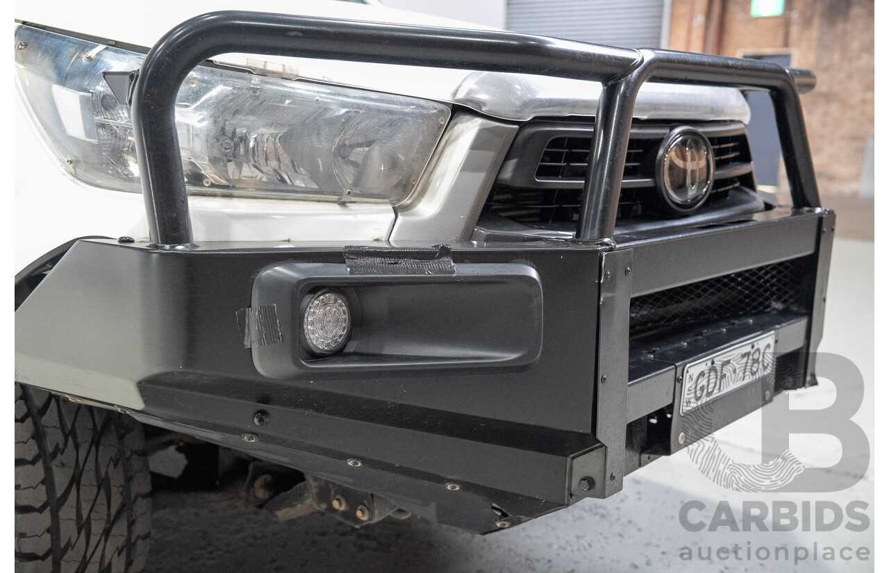 04/2022 Toyota Hilux SR (4x4) GUN126R Double Cab P/Up White 2.8L