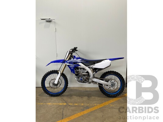 YAMAHA GYTR YZ450F Dirt Bike