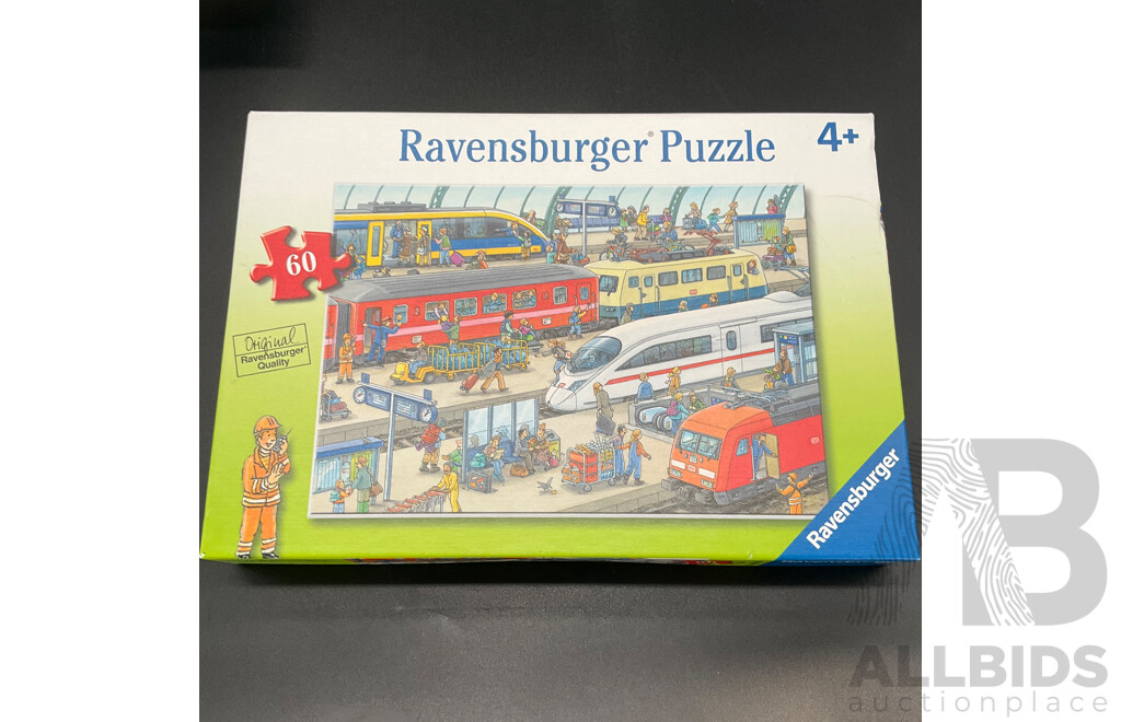 Assortment of Children's Books & Puzzle - LOT of 5