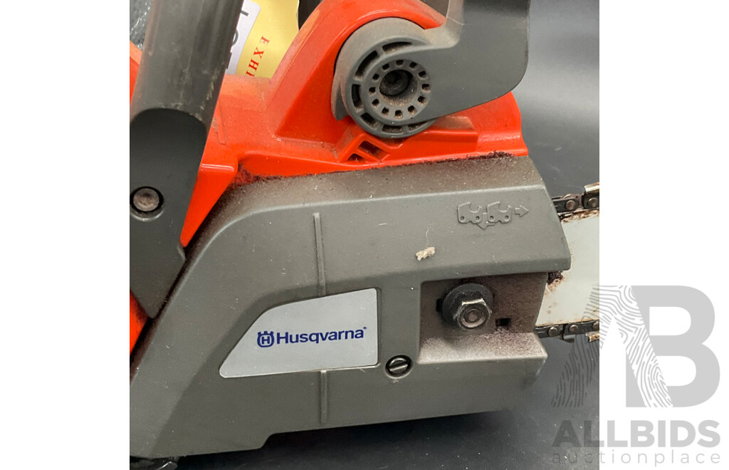 HUSQVARNA 536 LiXP Battery-Powered Chainsaw & Battery Charger