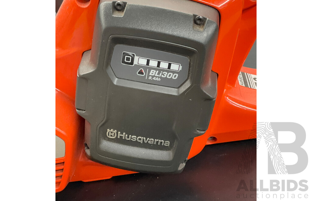 HUSQVARNA 536 LiXP Battery-Powered Chainsaw & Battery Charger