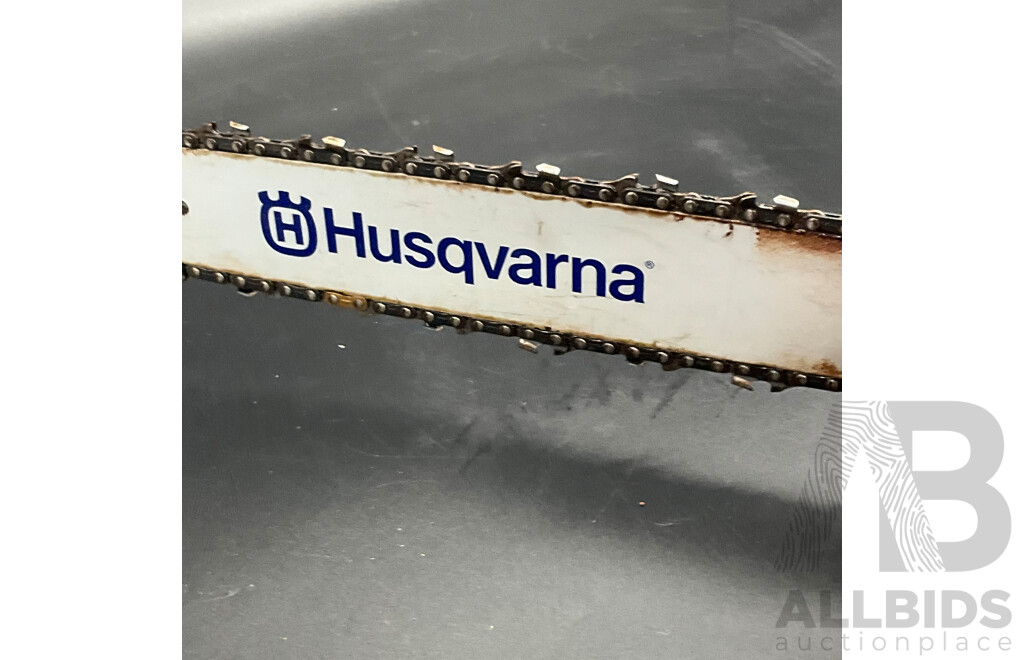 HUSQVARNA 536 LiXP Battery-Powered Chainsaw & Battery Charger