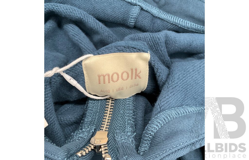 Assortment of Womens Clothing (Taylor Swift, Moolk) - LOT of 3