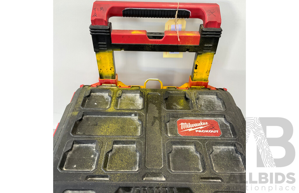 Assortment of Tools & accessories inside a MILWAWKEE Packout Tool Box (DeWalt, Makita & Milwawkee)