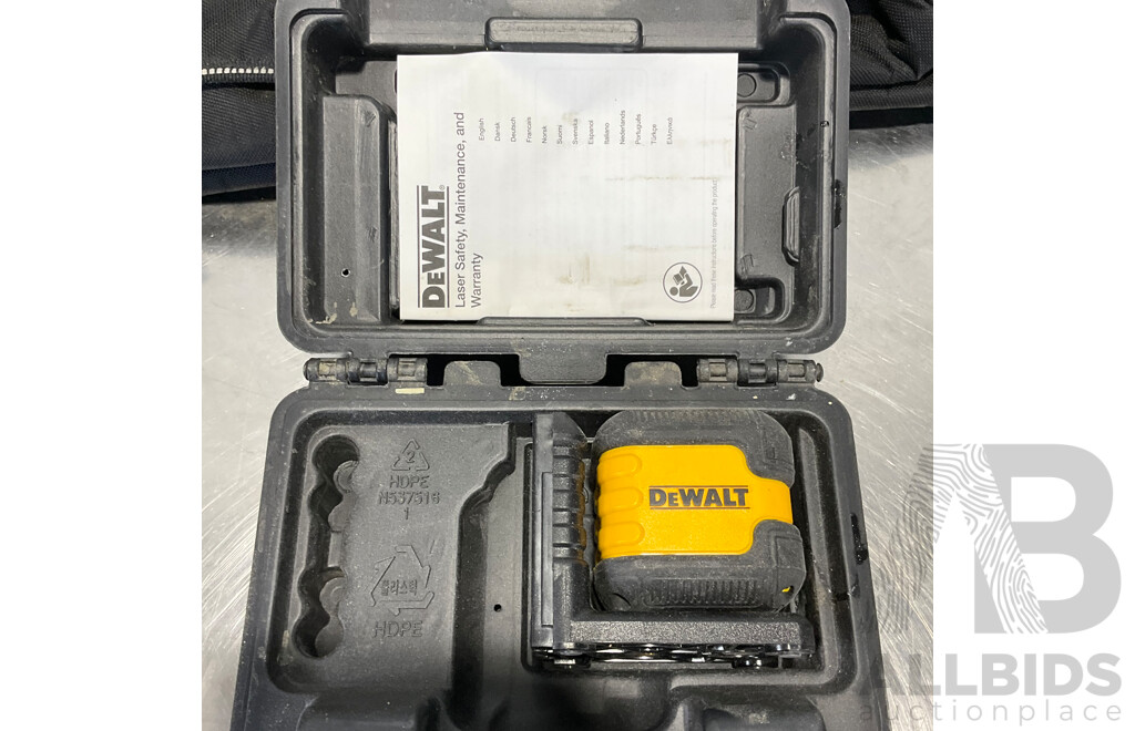 Assortment of Tools & accessories inside a MILWAWKEE Packout Tool Box (DeWalt, Makita & Milwawkee)