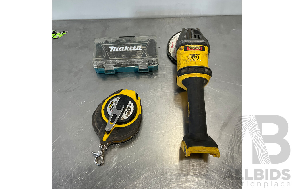 Assortment of Tools & accessories inside a MILWAWKEE Packout Tool Box (DeWalt, Makita & Milwawkee)