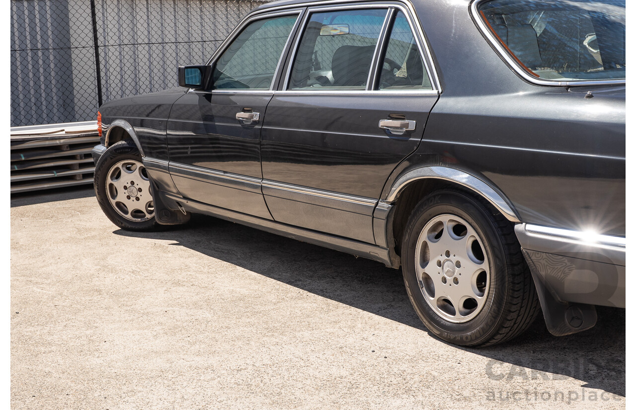 6/1989 Mercedes-Benz 560 SEL W126 4d Sedan Grey V8 5.5L