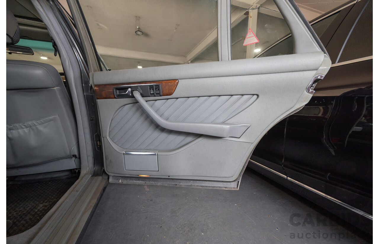 6/1989 Mercedes-Benz 560 SEL W126 4d Sedan Grey V8 5.5L
