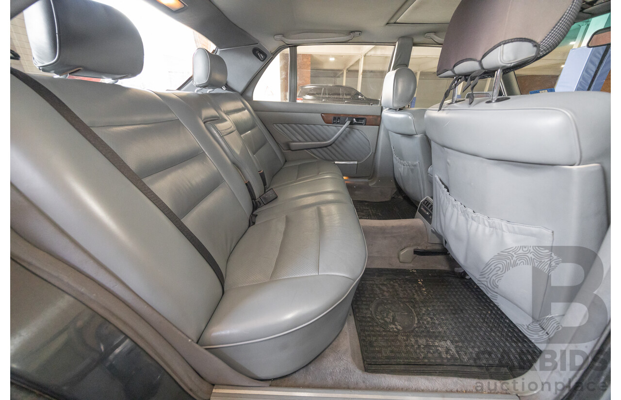 6/1989 Mercedes-Benz 560 SEL W126 4d Sedan Grey V8 5.5L
