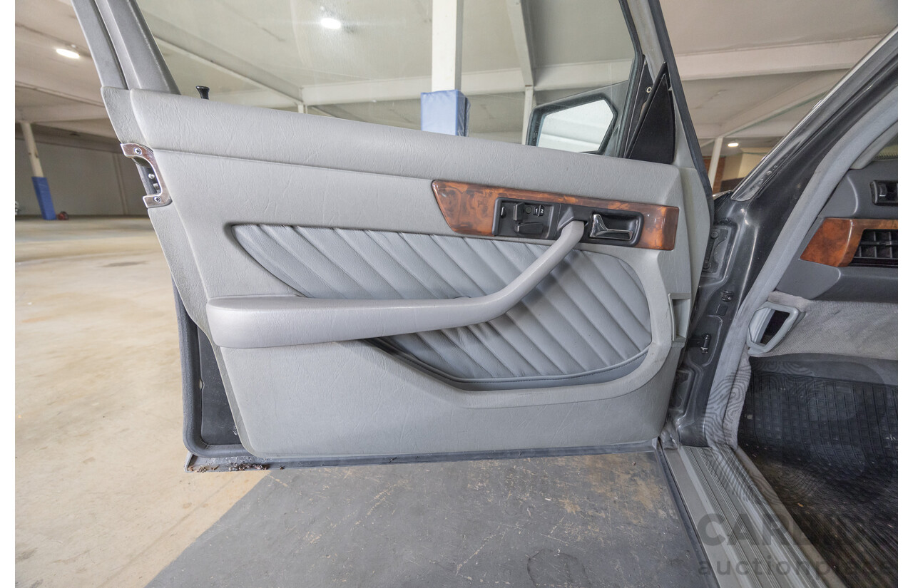 6/1989 Mercedes-Benz 560 SEL W126 4d Sedan Grey V8 5.5L