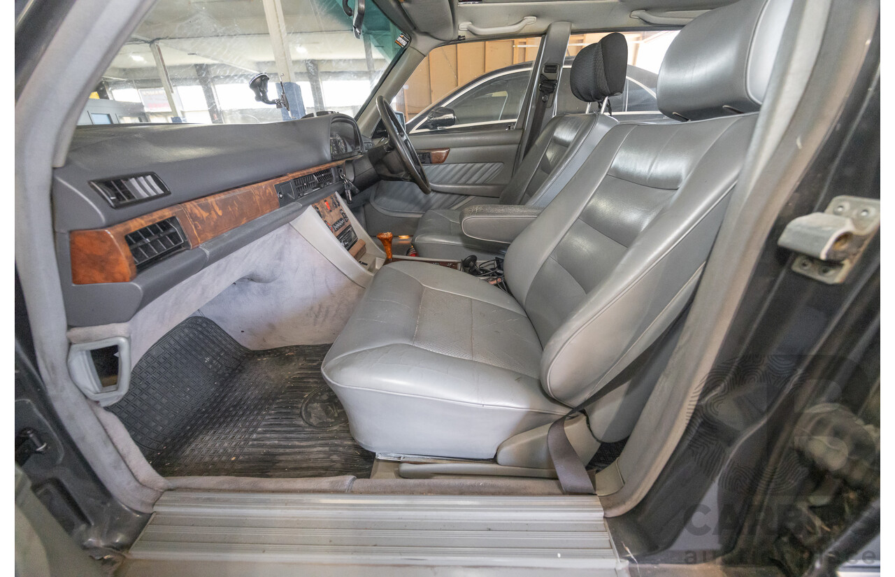 6/1989 Mercedes-Benz 560 SEL W126 4d Sedan Grey V8 5.5L