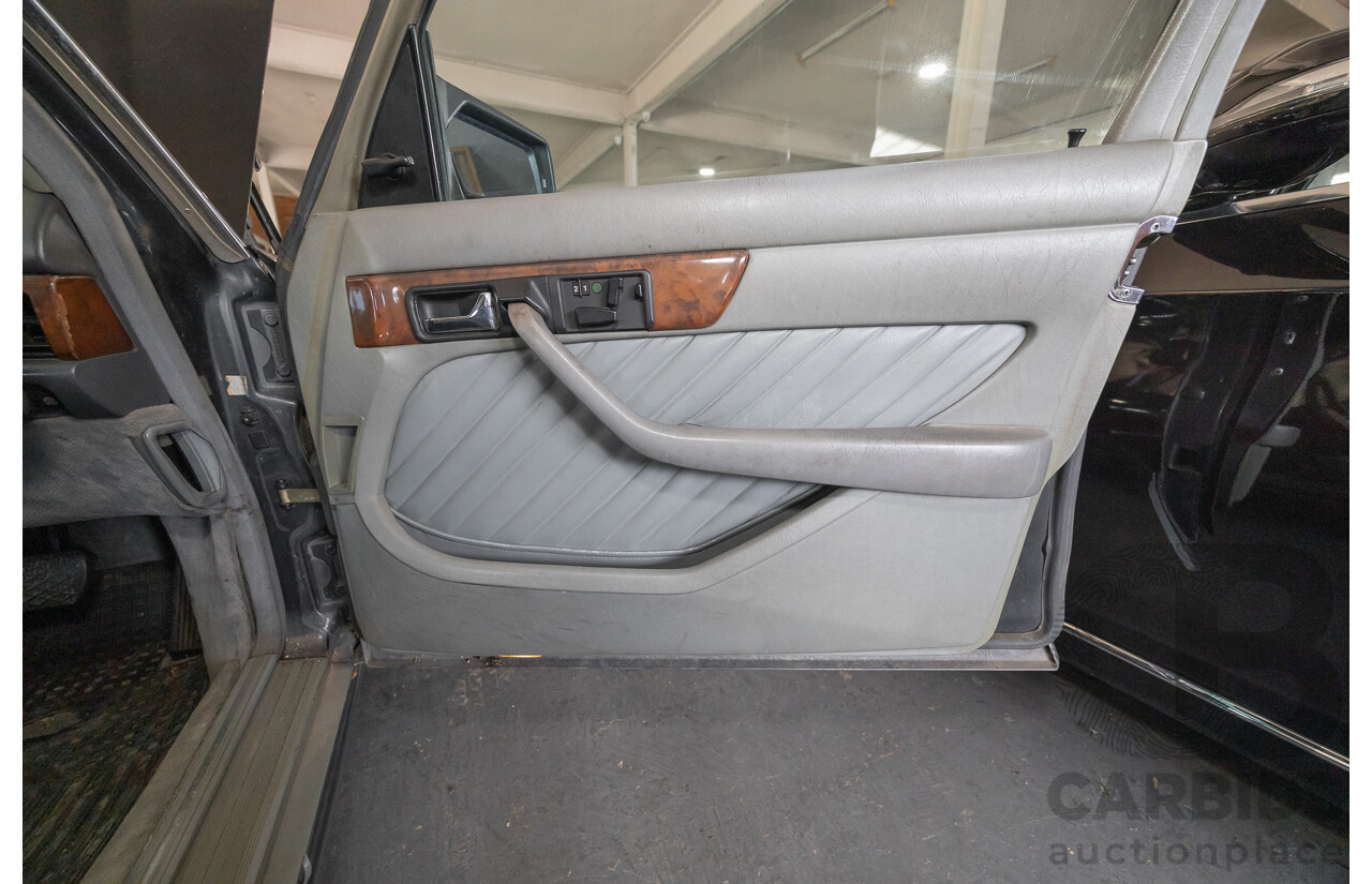6/1989 Mercedes-Benz 560 SEL W126 4d Sedan Grey V8 5.5L