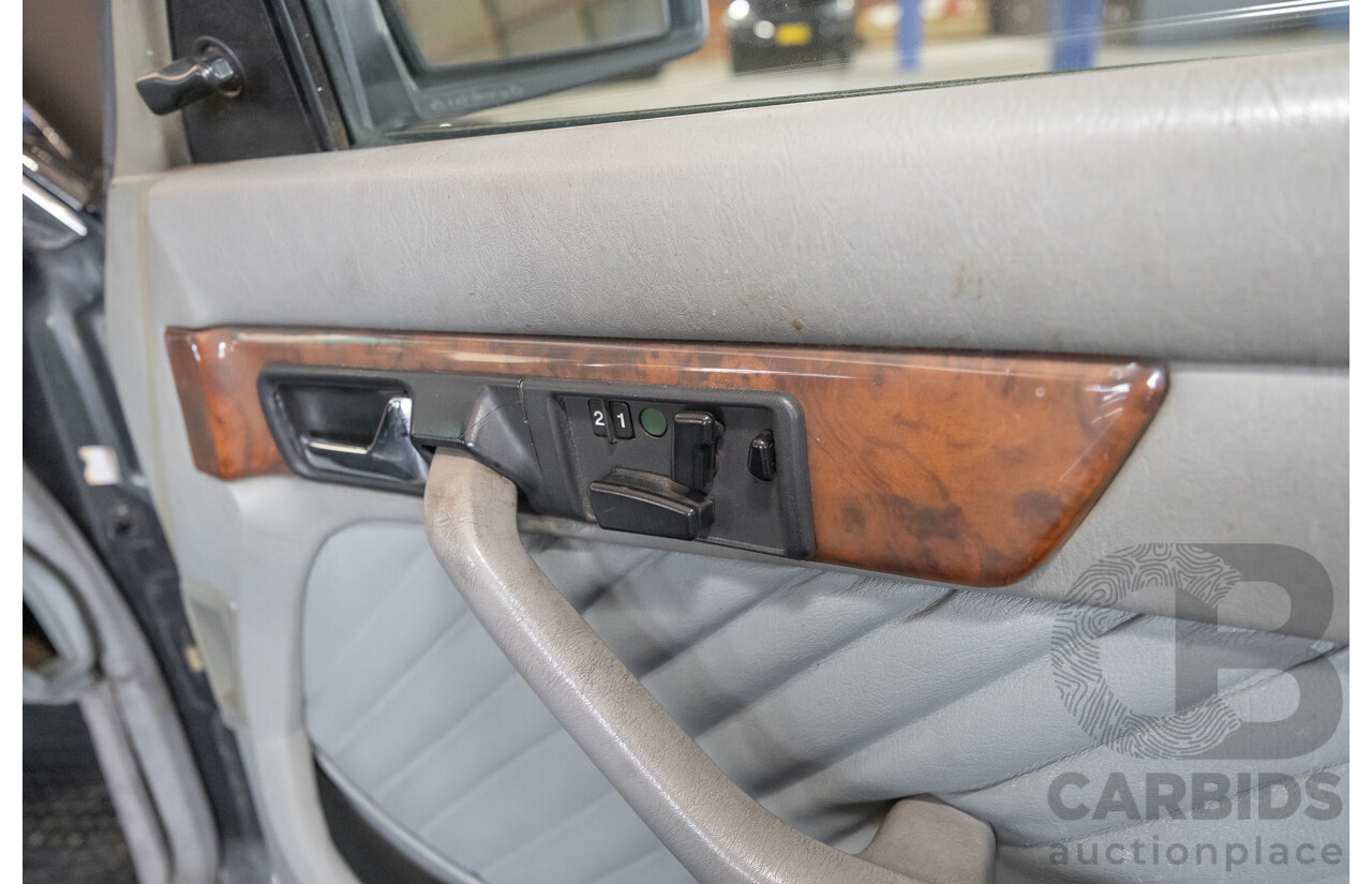 6/1989 Mercedes-Benz 560 SEL W126 4d Sedan Grey V8 5.5L
