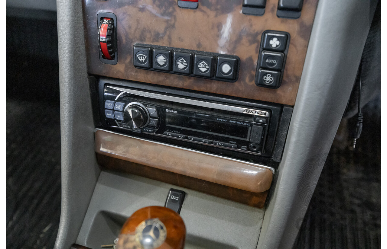 6/1989 Mercedes-Benz 560 SEL W126 4d Sedan Grey V8 5.5L