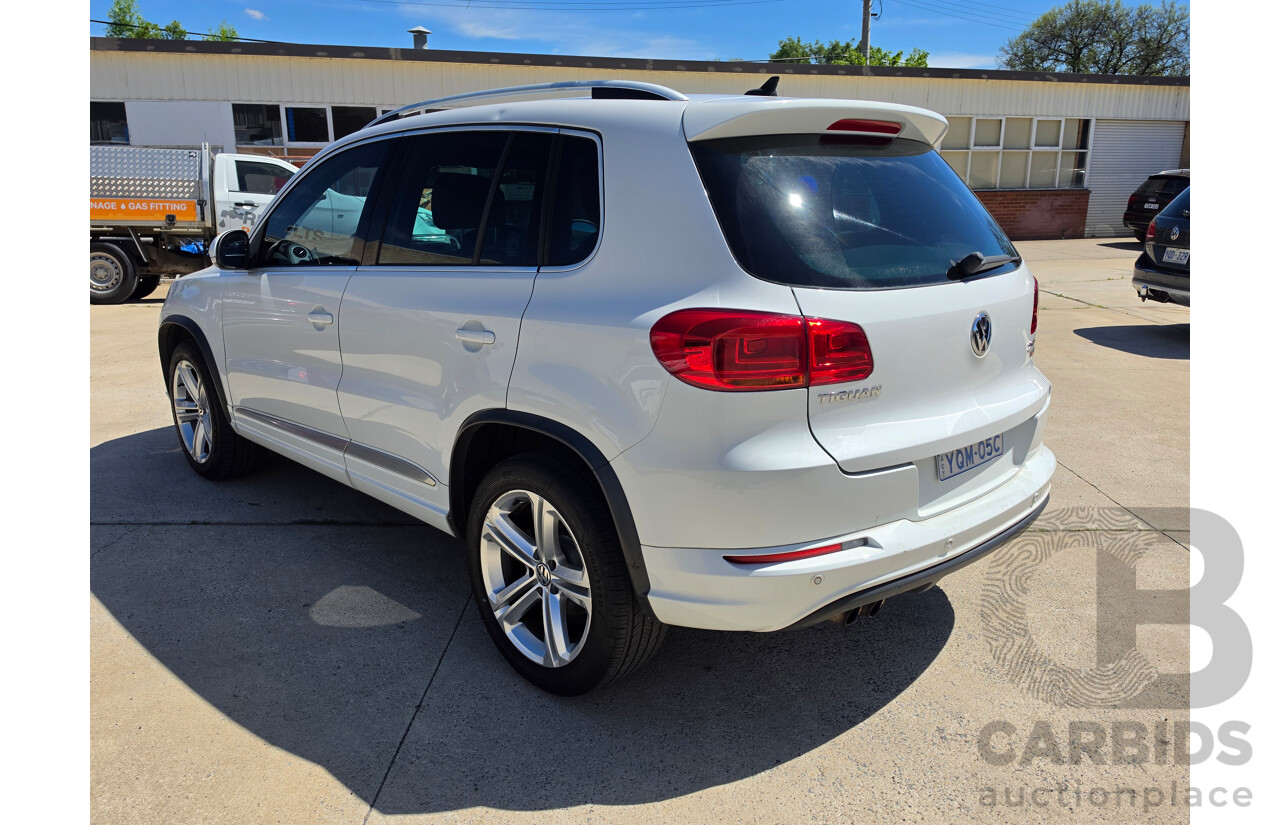 01/2016 Volkswagen Tiguan 155 TSI R-LINE (AWD) 5NC MY16 4D Wagon White 2.0L