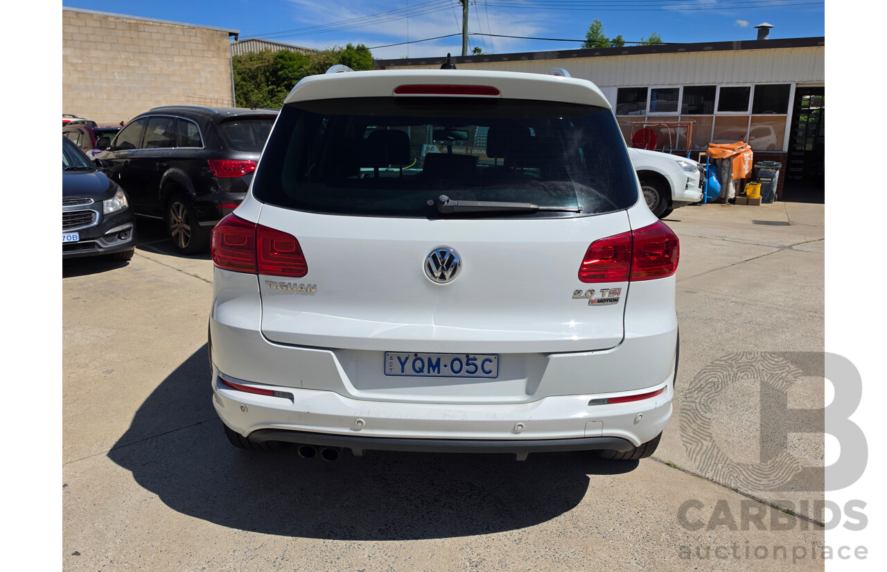 01/2016 Volkswagen Tiguan 155 TSI R-LINE (AWD) 5NC MY16 4D Wagon White 2.0L