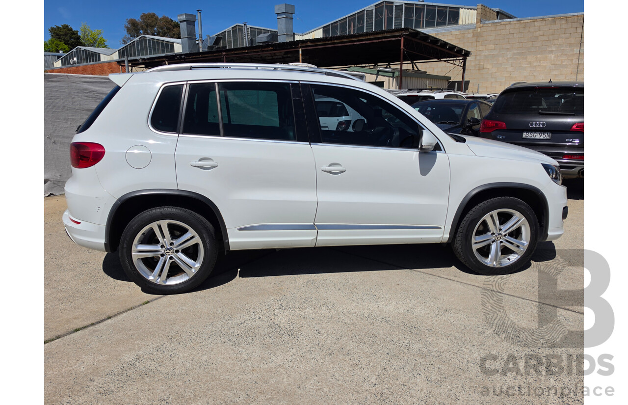 01/2016 Volkswagen Tiguan 155 TSI R-LINE (AWD) 5NC MY16 4D Wagon White 2.0L