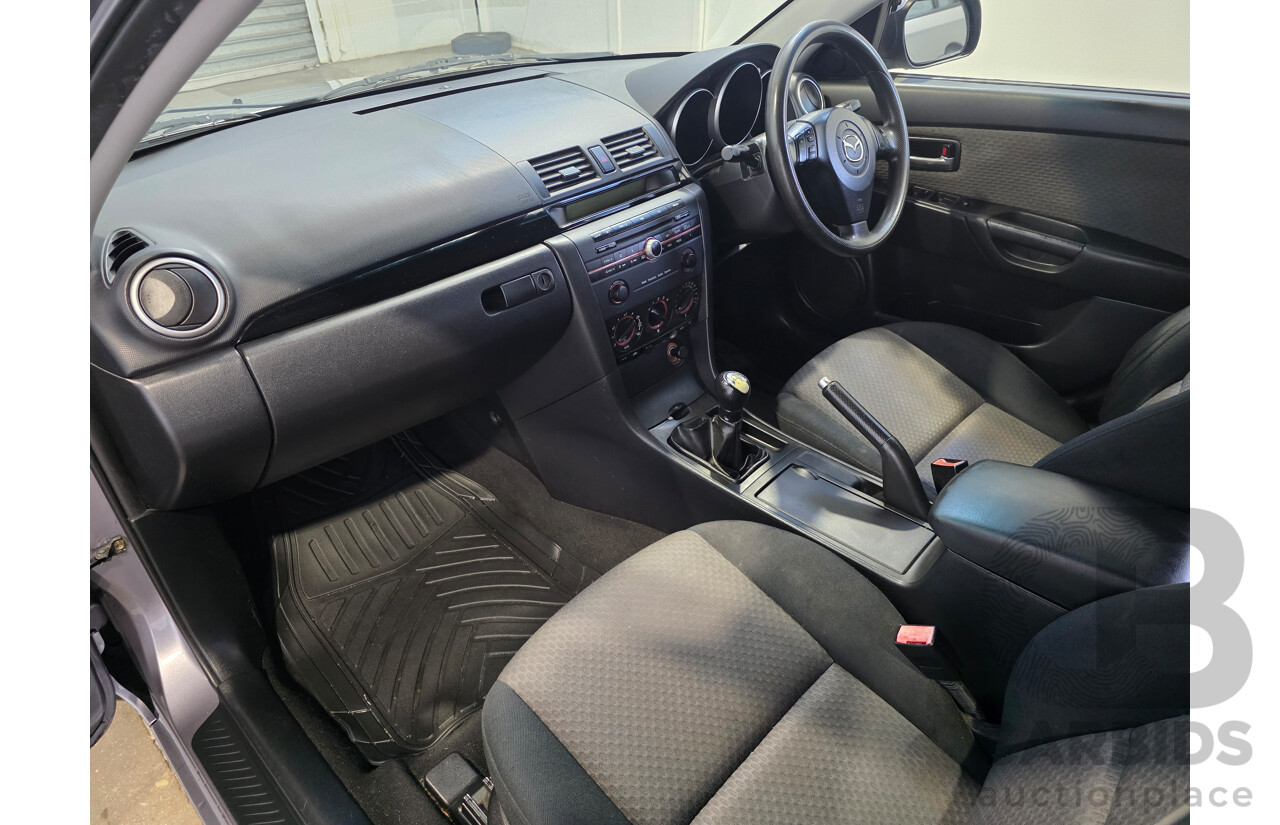 04/2006 Mazda 3 MAXX FWD BK 4d Sedan Grey 2.0L