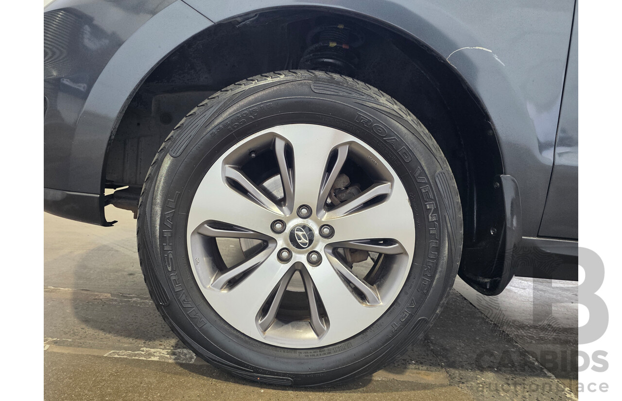 04/2012 Hyundai Santa Fe TRAIL CRDi (4x4) CM MY12 4d Wagon Grey 2.2L