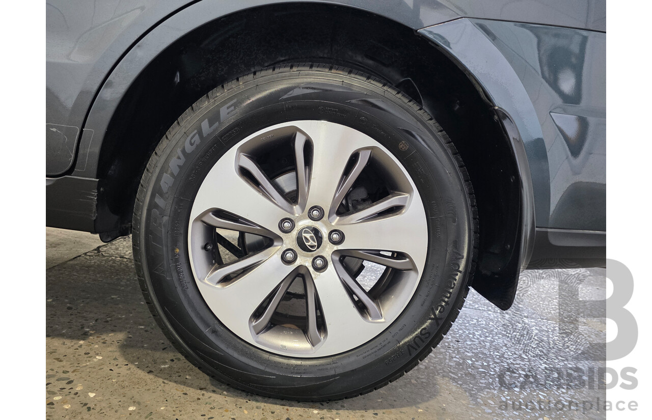 04/2012 Hyundai Santa Fe TRAIL CRDi (4x4) CM MY12 4d Wagon Grey 2.2L