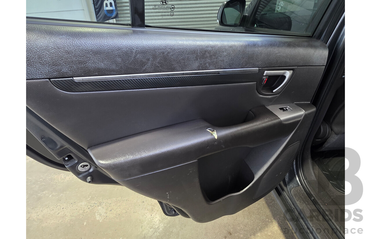 04/2012 Hyundai Santa Fe TRAIL CRDi (4x4) CM MY12 4d Wagon Grey 2.2L