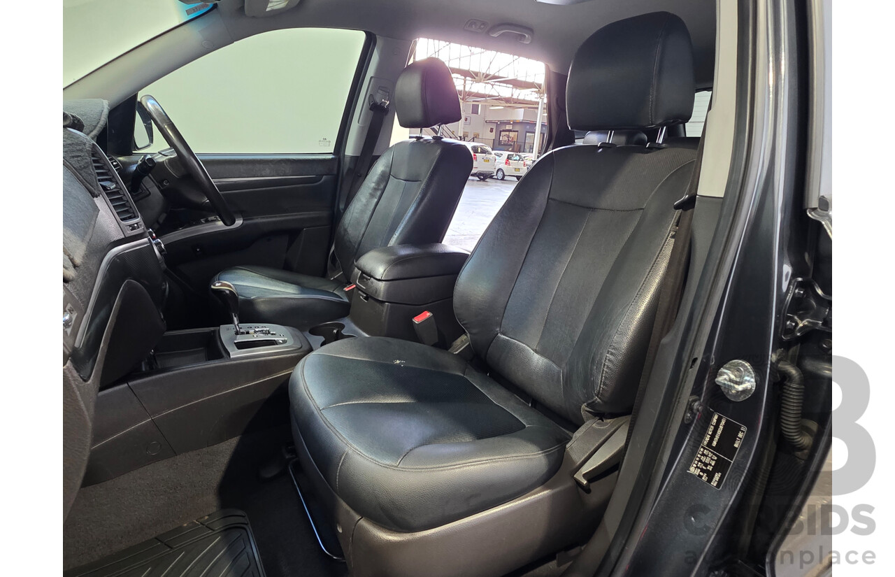 04/2012 Hyundai Santa Fe TRAIL CRDi (4x4) CM MY12 4d Wagon Grey 2.2L