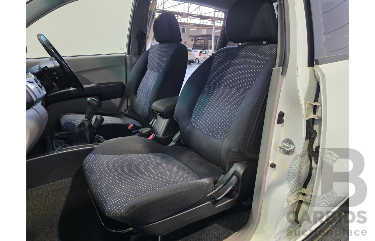 08/2011 Mitsubishi Triton GLX-R (4x4) MN MY11 Double Cab Utility White 2.5L