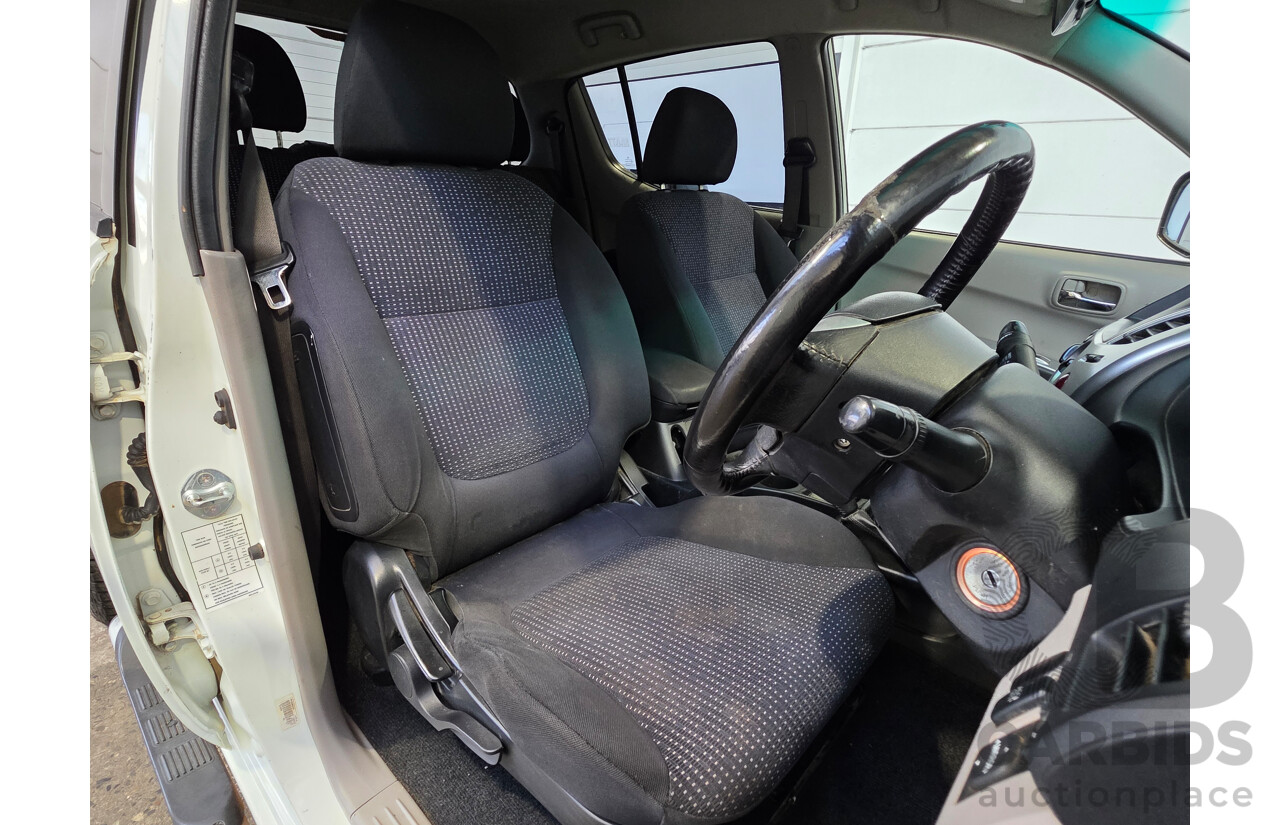 08/2011 Mitsubishi Triton GLX-R (4x4) MN MY11 Double Cab Utility White 2.5L