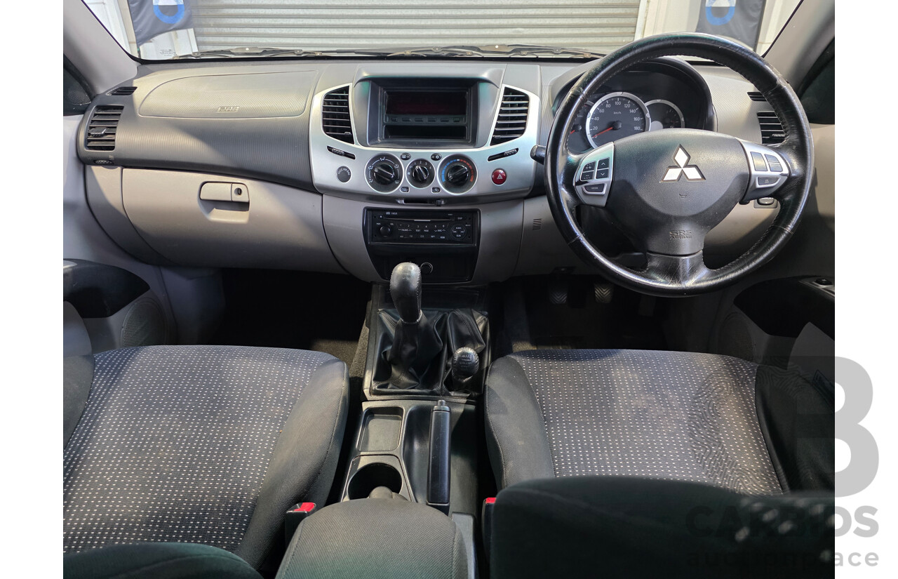 08/2011 Mitsubishi Triton GLX-R (4x4) MN MY11 Double Cab Utility White 2.5L