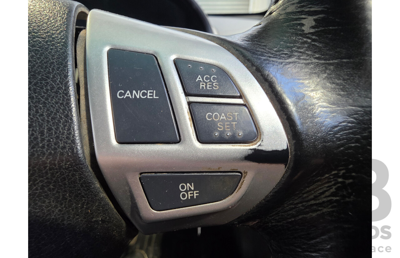 08/2011 Mitsubishi Triton GLX-R (4x4) MN MY11 Double Cab Utility White 2.5L