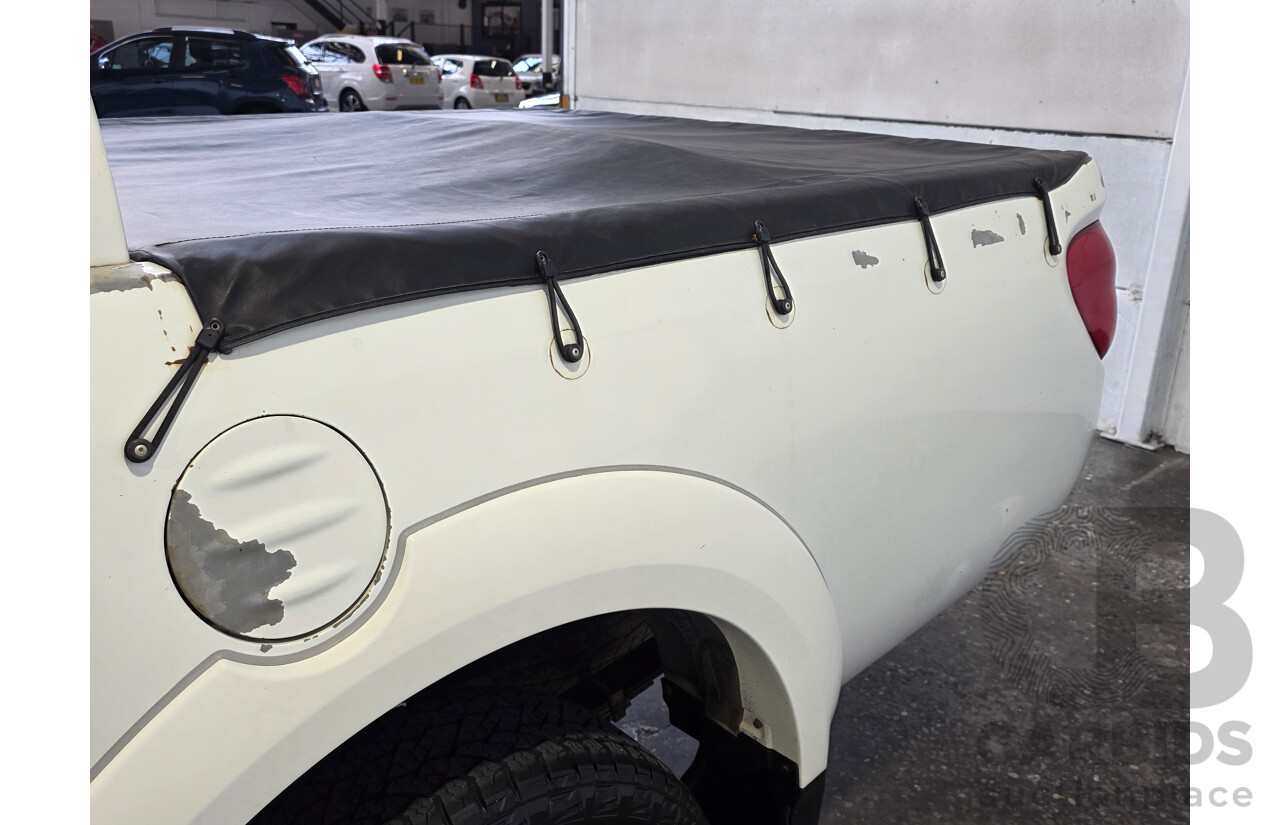 08/2011 Mitsubishi Triton GLX-R (4x4) MN MY11 Double Cab Utility White 2.5L