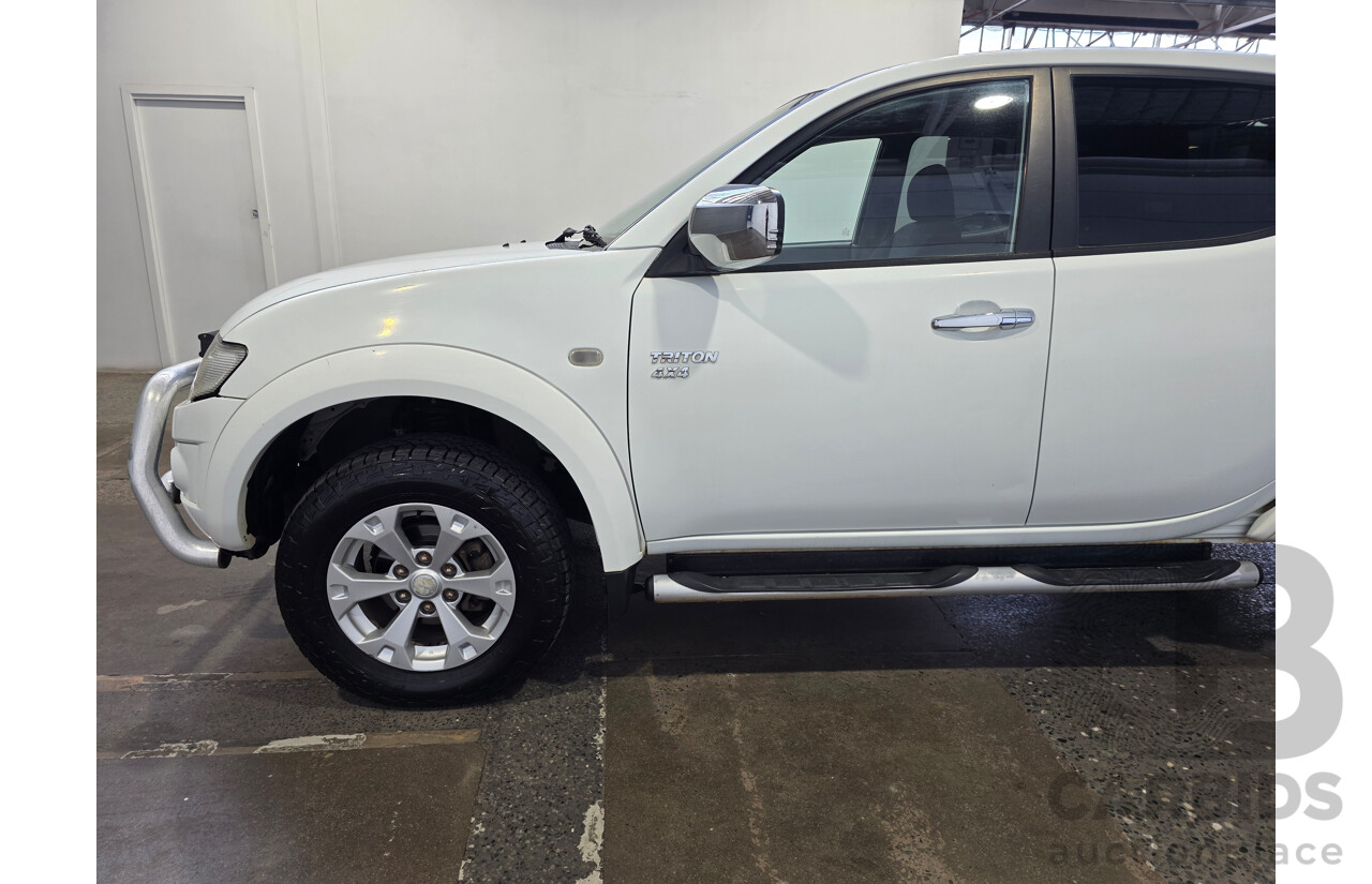08/2011 Mitsubishi Triton GLX-R (4x4) MN MY11 Double Cab Utility White 2.5L