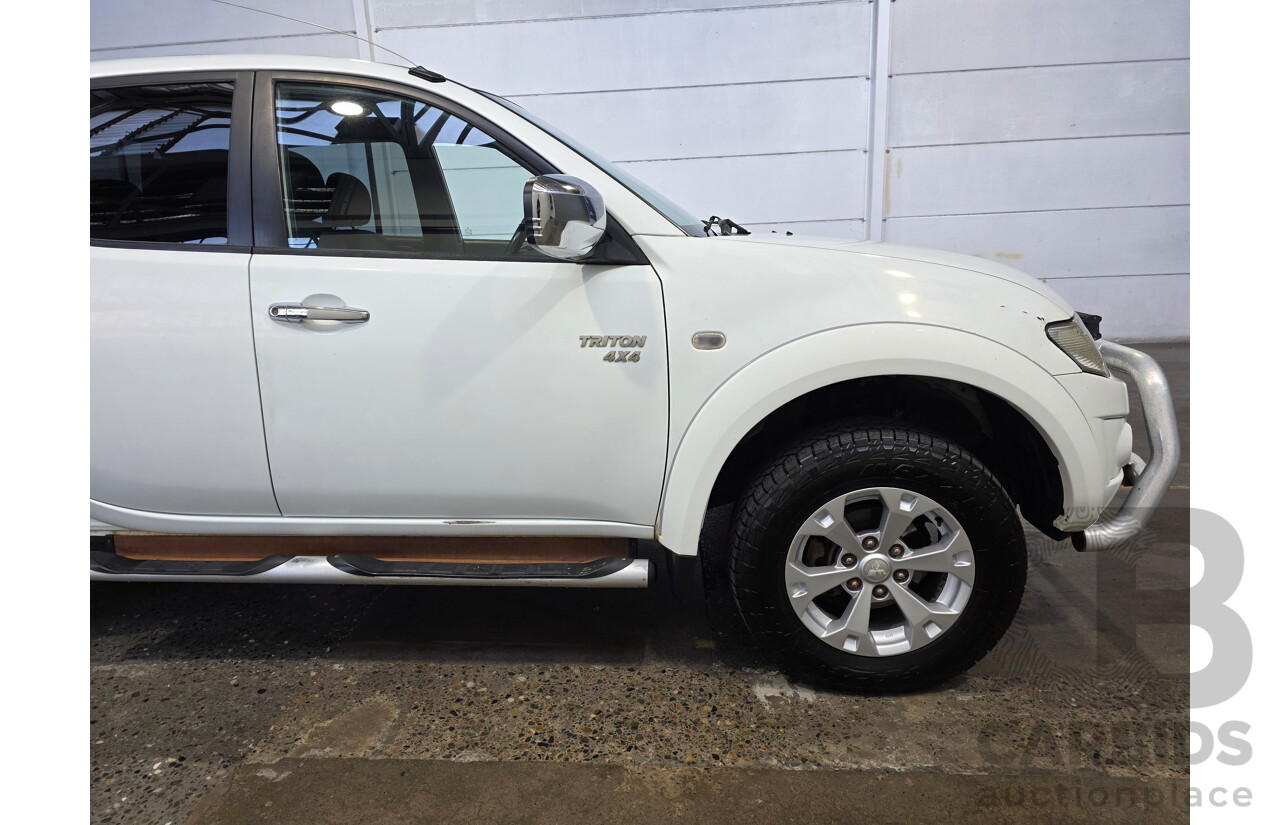 08/2011 Mitsubishi Triton GLX-R (4x4) MN MY11 Double Cab Utility White 2.5L
