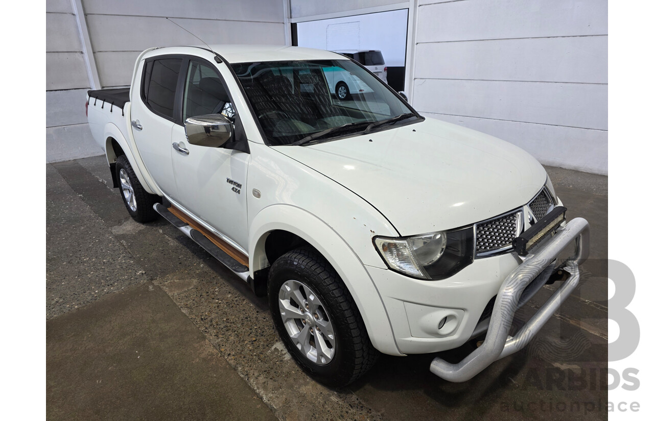 08/2011 Mitsubishi Triton GLX-R (4x4) MN MY11 Double Cab Utility White 2.5L