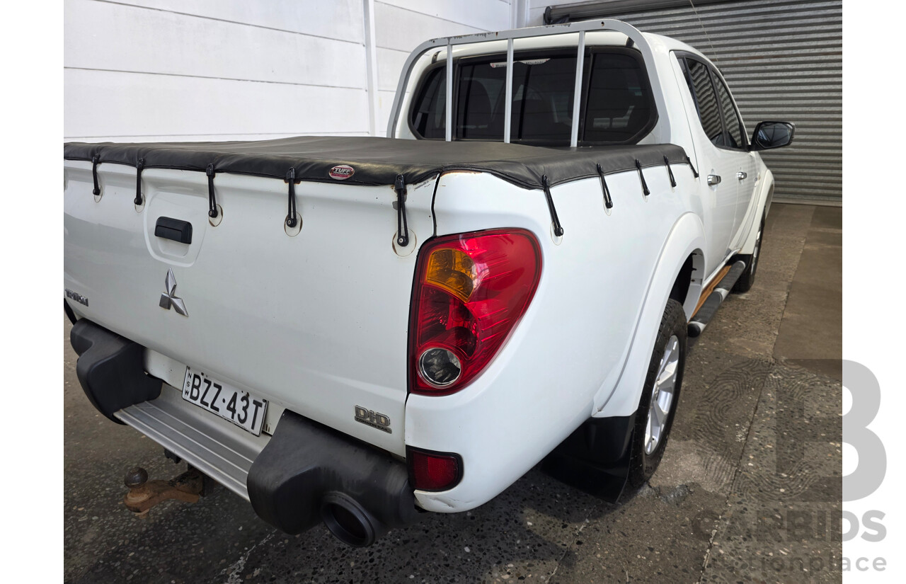 08/2011 Mitsubishi Triton GLX-R (4x4) MN MY11 Double Cab Utility White 2.5L